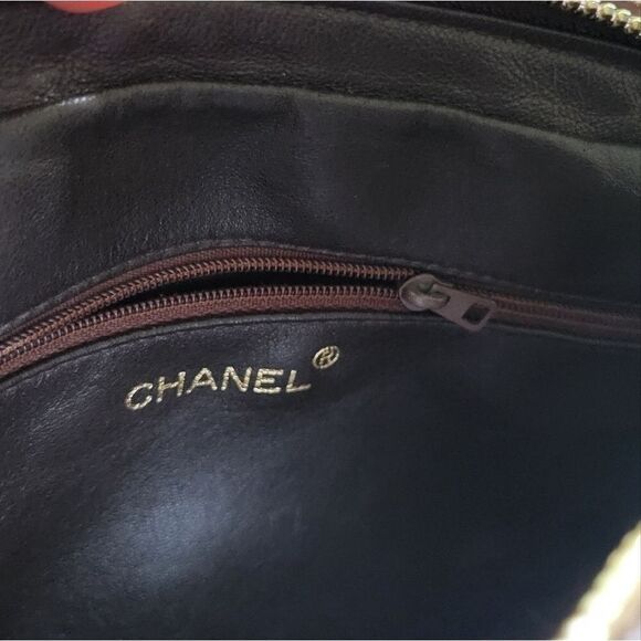 Authentic Chanel VTG CrossBody Tassel Brown Lambskin Camera Bag Purse RARE GHW - Picture 9 of 14